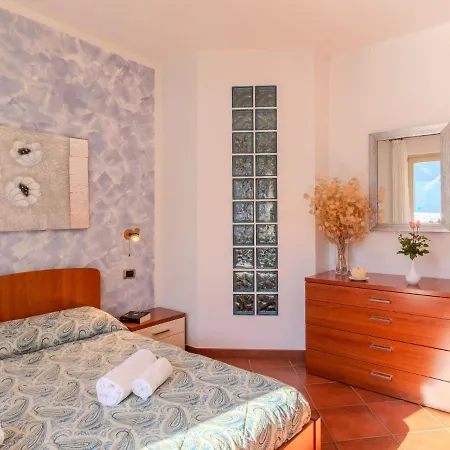 Semesterbostad La Spiaggetta By Interhome